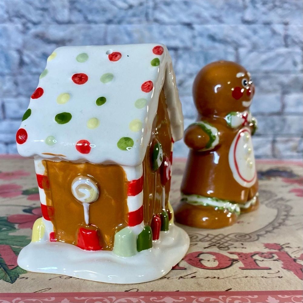 Gingerbread Salt Pepper Shaker Holiday Decor Christmas Whimsical Table Playful - Picture 3 of 6